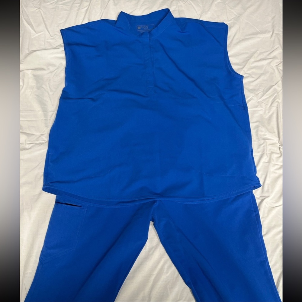 Figs scrubs